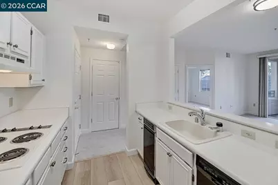 1860 Tice Creek Dr #1226, Walnut Creek, CA 94595 - Photo 6