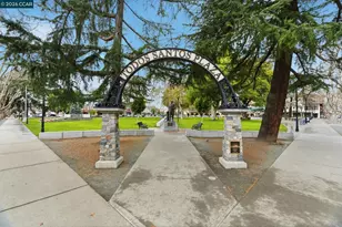 2142 Grant St, Concord, CA 94520 - Photo 36