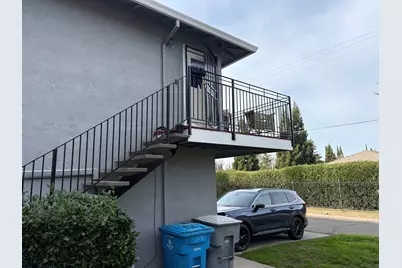 110 Del Rio Ct #4, Vacaville, CA 95687 - Photo 2