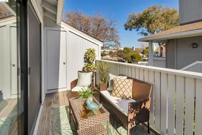 22 Schooner Ct, Richmond, CA 94804 - Photo 34