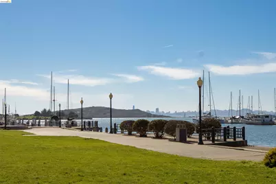 22 Schooner Ct, Richmond, CA 94804 - Photo 44