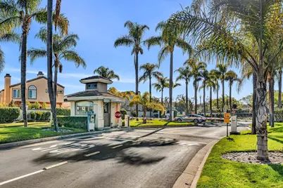 30300 Meridien Cir, Union City, CA 94587 - Photo 2