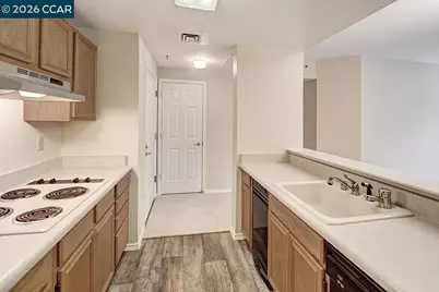 1840 Tice Creek Dr #2312, Walnut Creek, CA 94595 - Photo 4