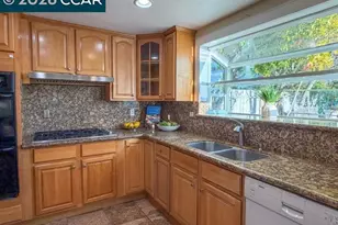 922 Coral Dr, Rodeo, CA 94572 - Photo 8