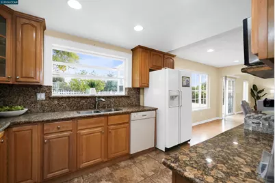 922 Coral Dr, Rodeo, CA 94572 - Photo 26