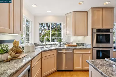 3770 Boxwood Ct, Concord, CA 94519 - Photo 18