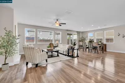 1881 Hartford Ct, Lathrop, CA 95330 - Photo 4