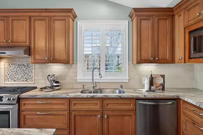 1625 Endriss Dr, Martinez, CA 94553 - Photo 16