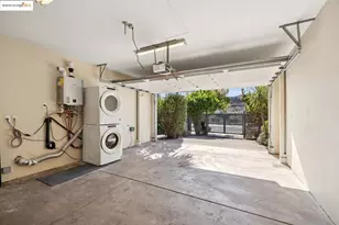 1028 36th St, Oakland, CA 94608 - Photo 28