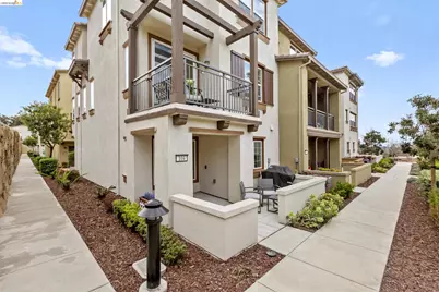 16306 Ridgehaven Dr #UNIT 104, Castro Valley, CA 94578 - Photo 2