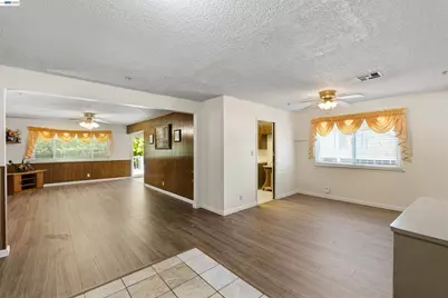 3025 Monticello Dr, Stockton, CA 95209 - Photo 10