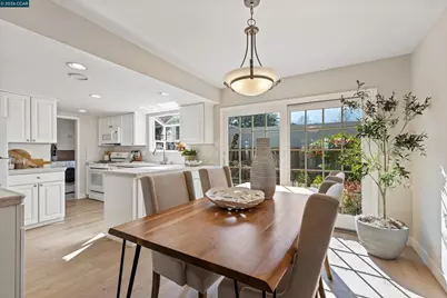 18 Miramonte Dr, Moraga, CA 94556 - Photo 4