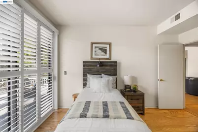 3009 Triumph Dr, Alameda, CA 94501 - Photo 20