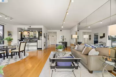 3009 Triumph Dr, Alameda, CA 94501 - Photo 4