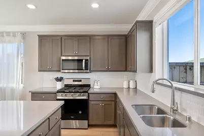 1492 Monument Ln, Fairfield, CA 94533 - Photo 10