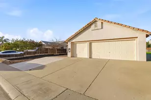 799 Morgans Ranch Cir, Galt, CA 95632 - Photo 2