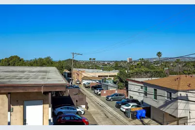 4402 Mentone St #304, San Diego, CA 92107 - Photo 32