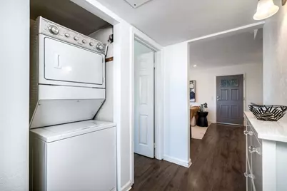 4402 Mentone St #304, San Diego, CA 92107 - Photo 4