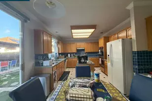 4 Deer Hill Ct, Pittsburg, CA 94565 - Photo 2