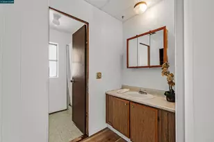 137 Valencia, Fairfield, CA 94533 - Photo 14