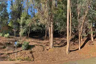 6696 Moore Dr, Oakland, CA 94611 - Photo 1