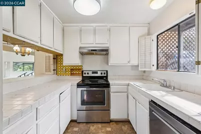 119 Lincoln Dr, Sausalito, CA 94965 - Photo 12