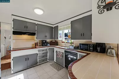 22820 5th St, Hayward, CA 94541 - Photo 26