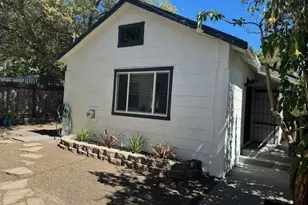 3920 Clarke St, Oakland, CA 94609 - Photo 2