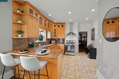 5428 Ruth Ave, Oakland, CA 94601 - Photo 10