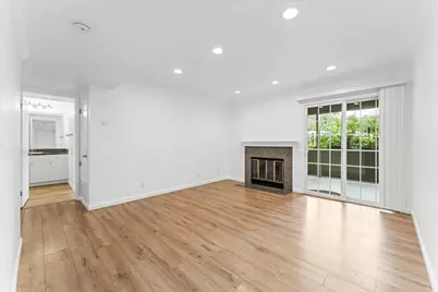 630 Canyon Oaks Dr #C, Oakland, CA 94605 - Photo 2