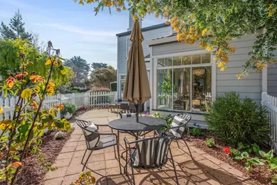 319 Commodore Dr, Richmond, CA 94804 - Photo 10