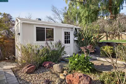 1956 Holly Dr, Concord, CA 94521 - Photo 48