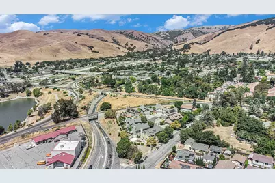 111 Overacker Ter, Fremont, CA 94536 - Photo 32