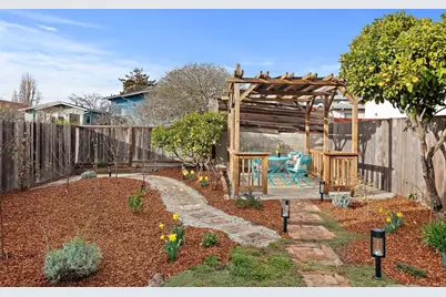 1135 Parker St, Berkeley, CA 94702 - Photo 30