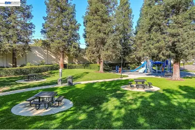 337 Trenton Cir, Pleasanton, CA 94566 - Photo 40