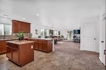 336 Solano St, Madera, CA 93638 - Photo 8