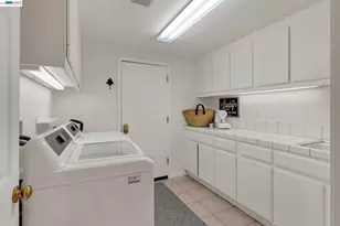 690 Glasgow Cir, Danville, CA 94526 - Photo 22