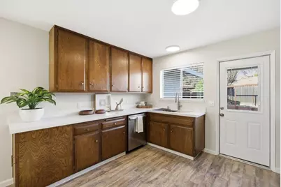 5251 Peony Dr, Livermore, CA 94551 - Photo 14