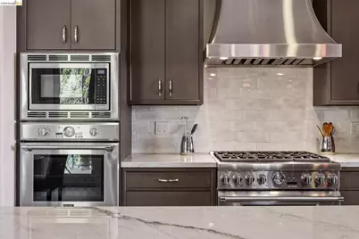 1426 Grand View Dr, Berkeley, CA 94705 - Photo 24