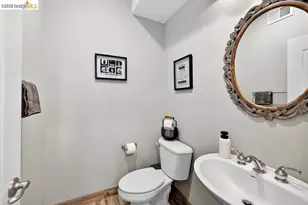 390 Caravaggio Cir, Sacramento, CA 95835 - Photo 20