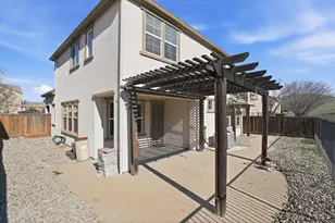 9489 California Oak Cir, Patterson, CA 95363 - Photo 10
