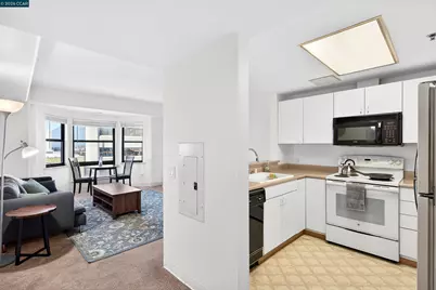 988 Franklin St #707, Oakland, CA 94607 - Photo 1