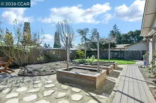 508 Viewmont St, Benicia, CA 94510 - Photo 28