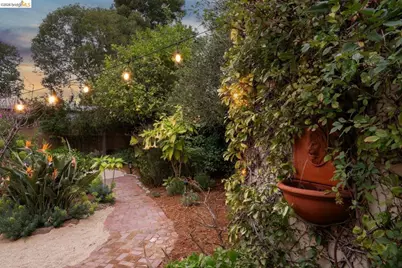 4107 Lyman Rd, Oakland, CA 94602 - Photo 46