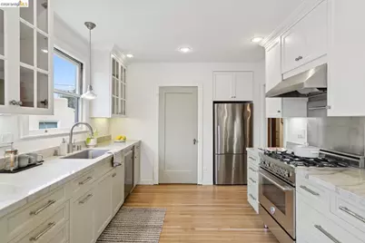 4107 Lyman Rd, Oakland, CA 94602 - Photo 22