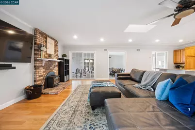 889 Palisade Dr, Martinez, CA 94553 - Photo 14