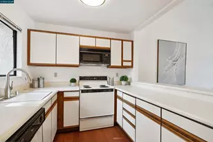 1731 Villa Way, Walnut Creek, CA 94595 - Photo 8