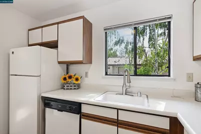 1731 Villa Way, Walnut Creek, CA 94595 - Photo 6