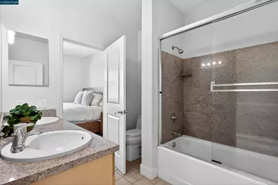 1517 Brunswig Ln, Emeryville, CA 94608 - Photo 30