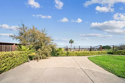 17 Burlwood Ct, Pittsburg, CA 94565 - Photo 40